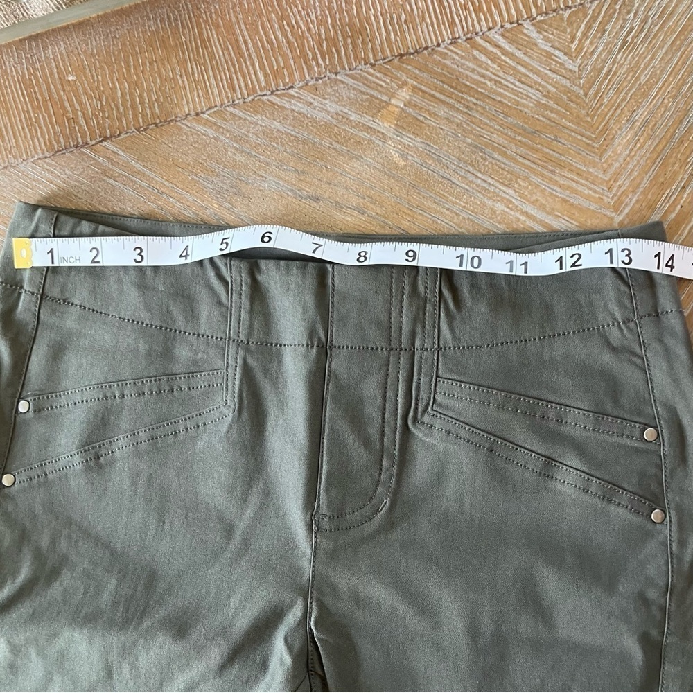 NIC+ZOE Greenish Gray Wonderstretch Pocket Straight Leg Pants (2) - Picture 8 of 10